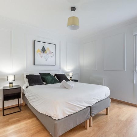 La Parisienne By Plaza Apartment Montevrain Luaran gambar