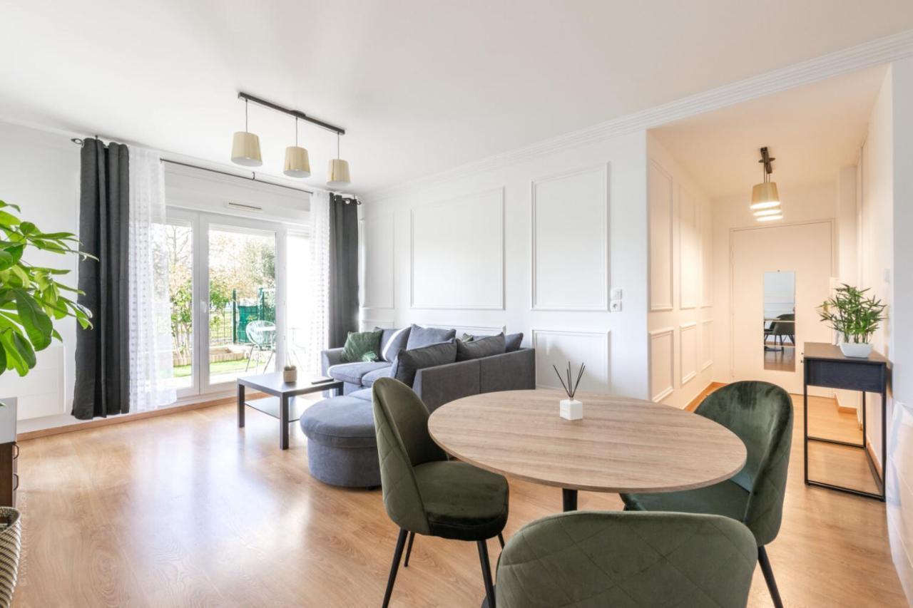 La Parisienne By Plaza Apartment Montevrain Luaran gambar