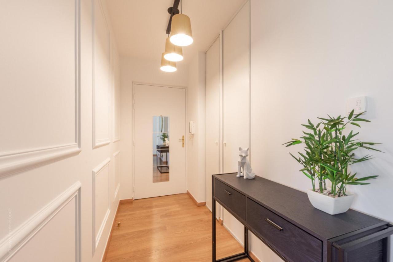 La Parisienne By Plaza Apartment Montevrain Luaran gambar