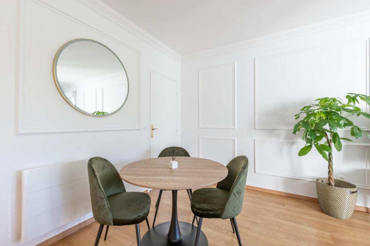 La Parisienne By Plaza Apartment Montevrain Luaran gambar