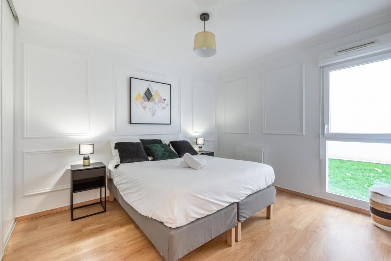 La Parisienne By Plaza Apartment Montevrain Luaran gambar