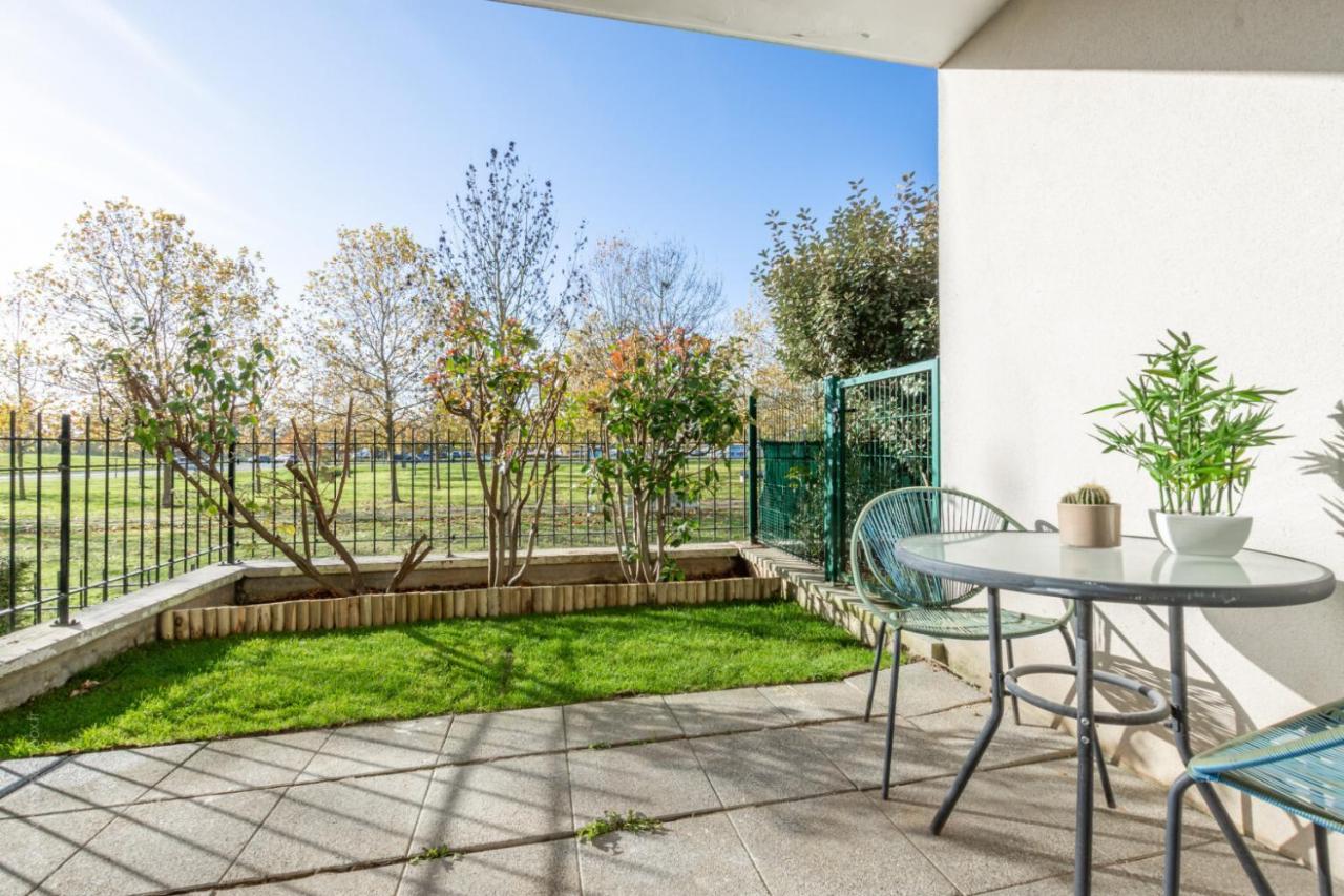 La Parisienne By Plaza Apartment Montevrain Luaran gambar